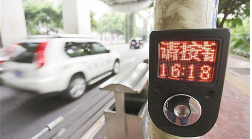 为什么新手红灯右转扣了6分,老司机右转却不扣