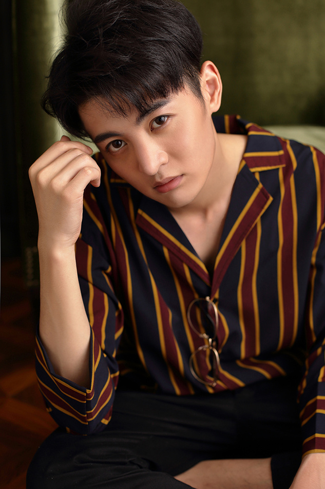 周骏超新戏横店热拍 写真大片诠释酷man风采