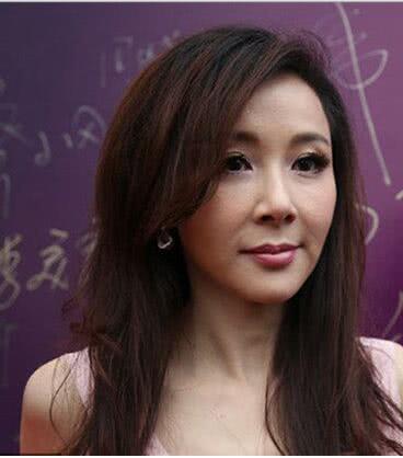 看完18年前的萧蔷和现在的萧蔷,网友:整容后遗症最明显的一个