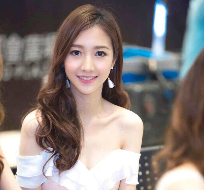 2017年港姐颜值低,亚军何依婷生活照曝光,美得很