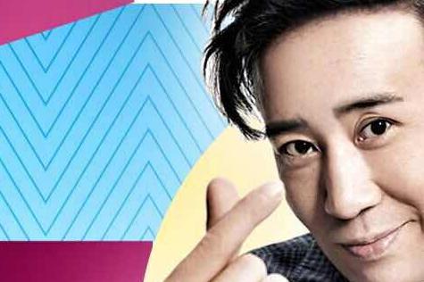 在七夕节当天,不仅发了比心图,还附上了土味情话,作为大叔级选手的