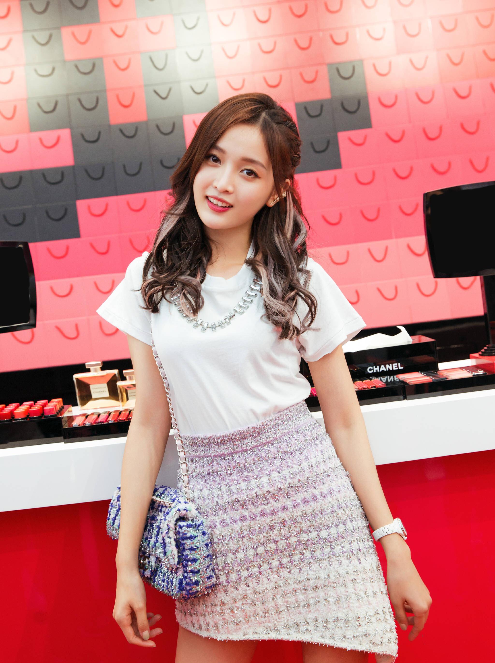 《创造101》的小姐姐们资源逆天,上周前5已经香奈儿加身了!