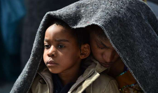 难民全部涌向欧洲,各国快支撑不住,美国只管制造难民不管收