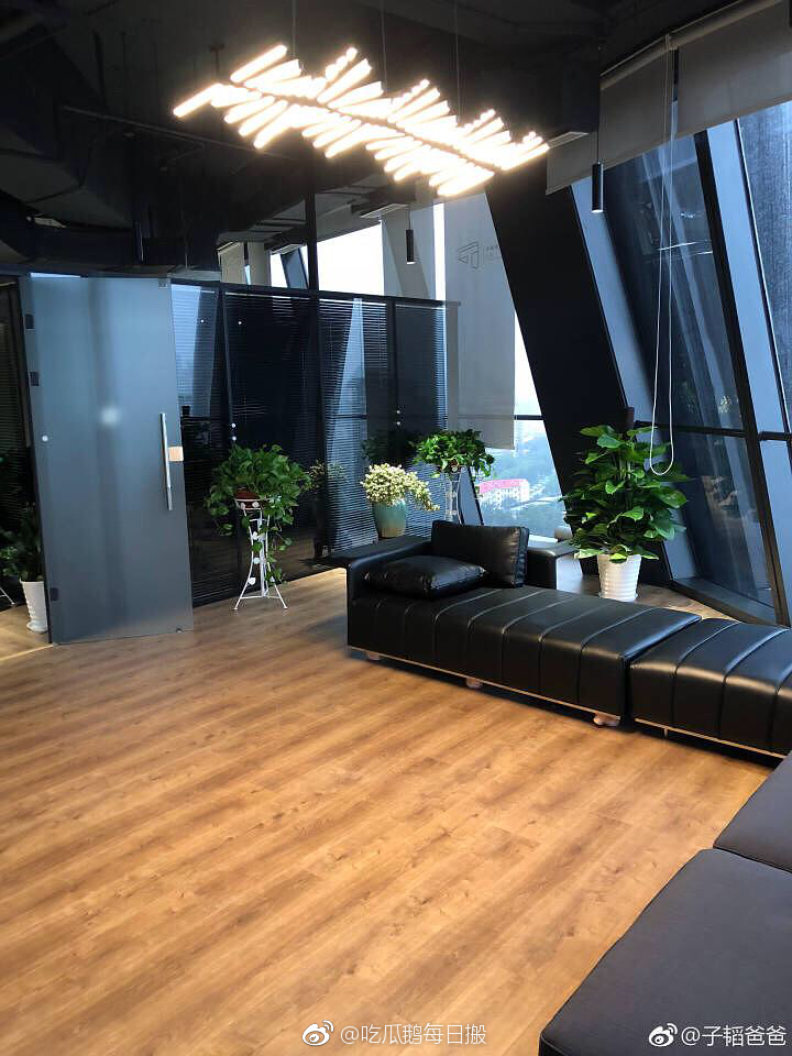 黄子韬的龙韬娱乐以后要叫小韬总了吧