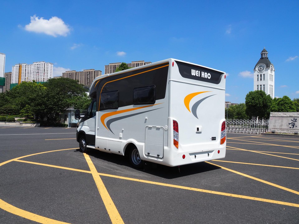 伟昊进口依维柯小额头t型房车