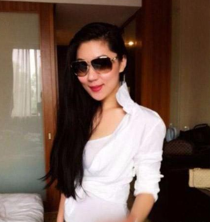 他经历过两段婚姻,女友更是非常多,而coco只是他晚年的一个伴侣,而