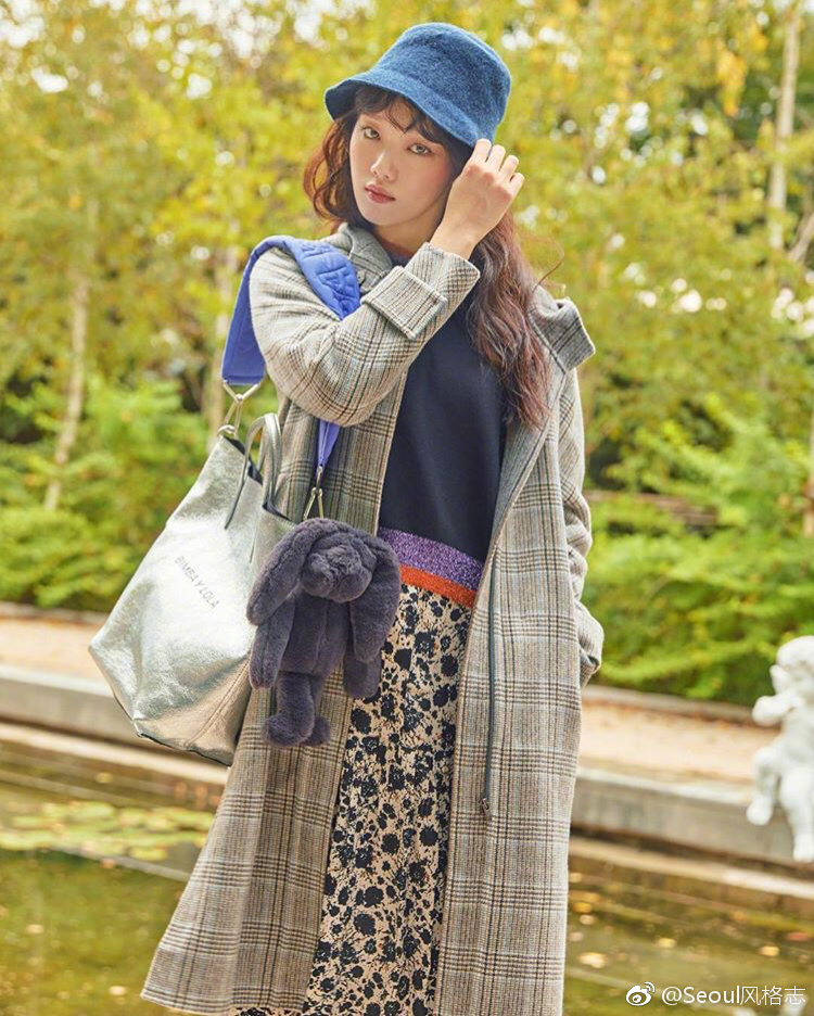 狗毛刘海 泡面卷,换上这个发型的李圣经小姐姐更显俏皮了!