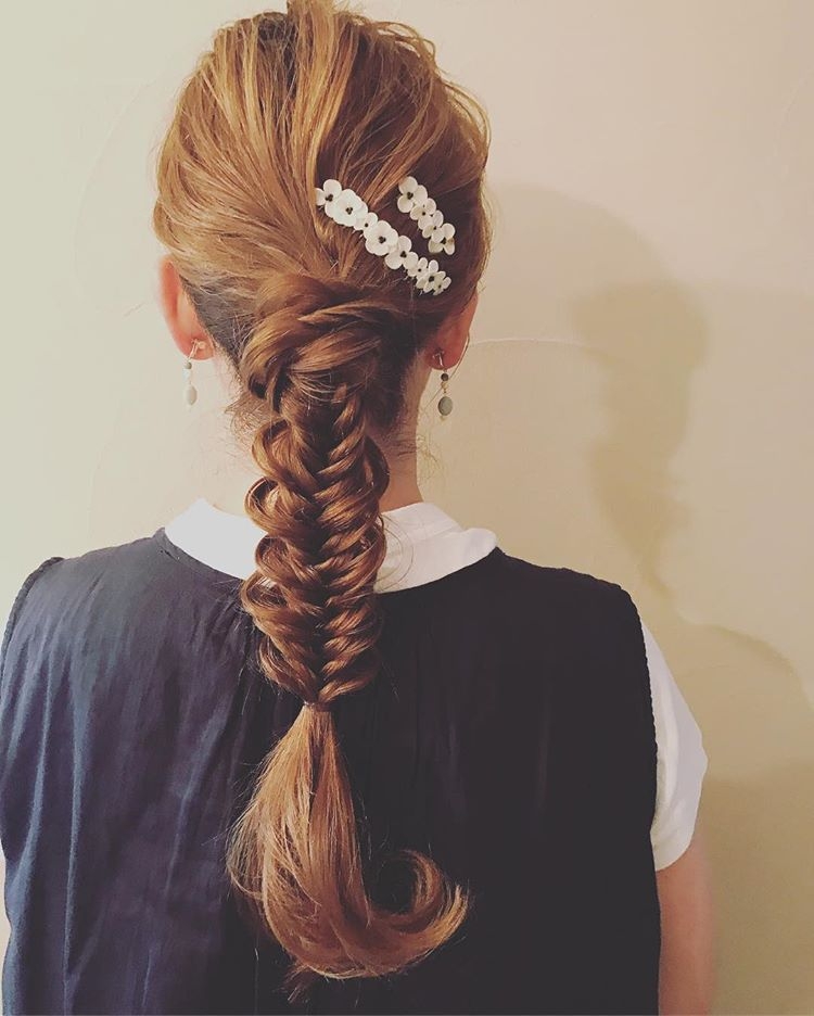 很适合秋季的编发,喜欢编发来收图