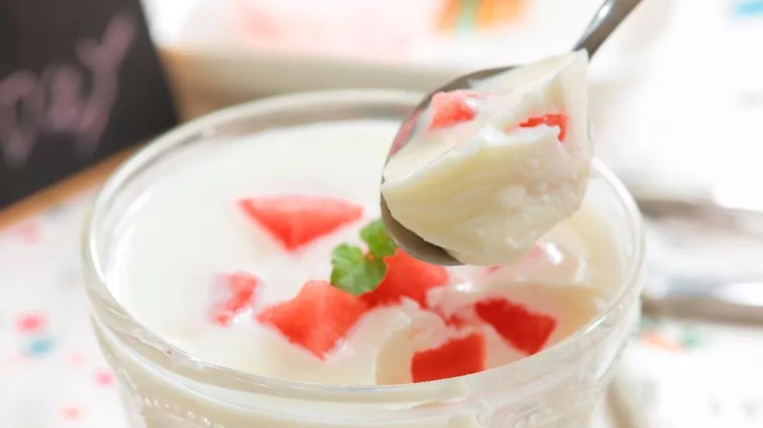 西瓜酸奶冻 宝宝辅食食谱