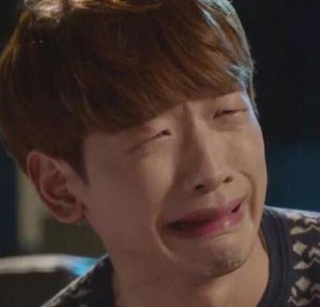 这些明星演哭戏竟能让人笑出声,周冬雨嘴像柿子,她眼泪成黑色