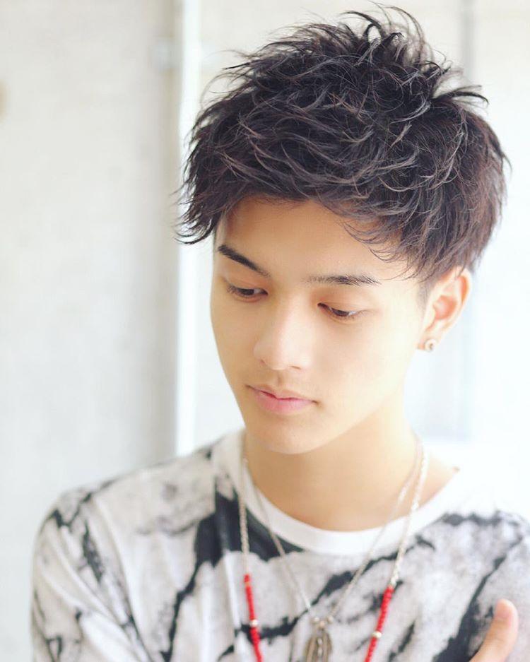 男生烫头发夏天很流行