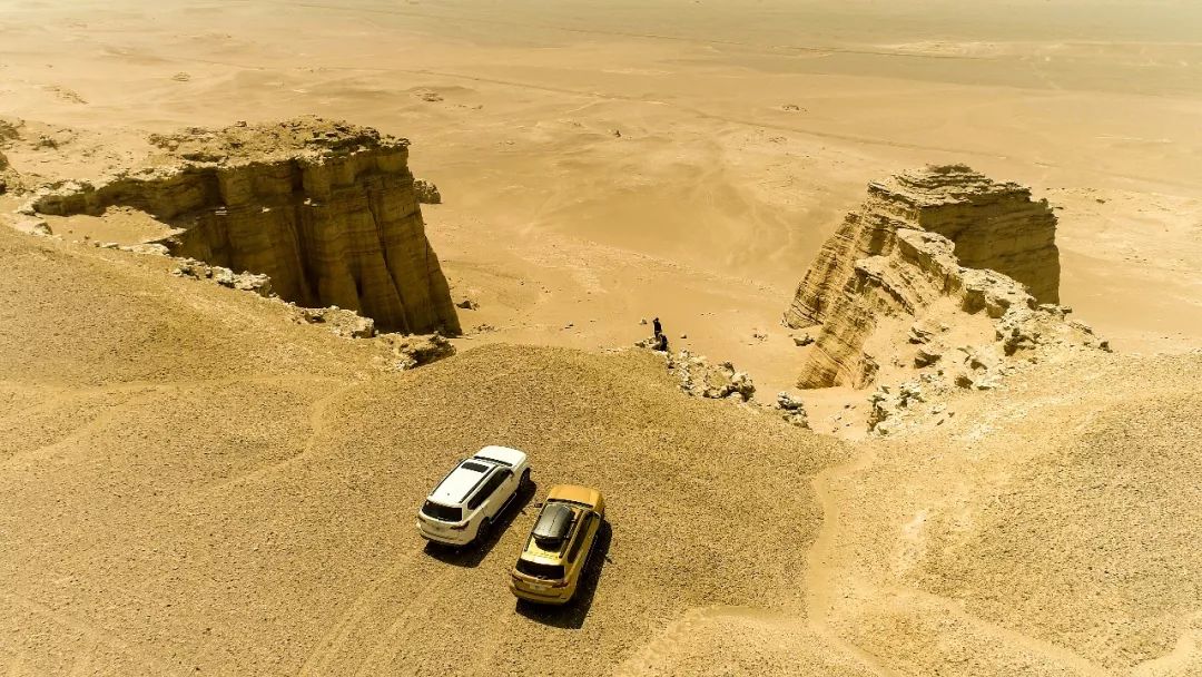 重返丝路,摩托车共舞 | 越野路书第八季01