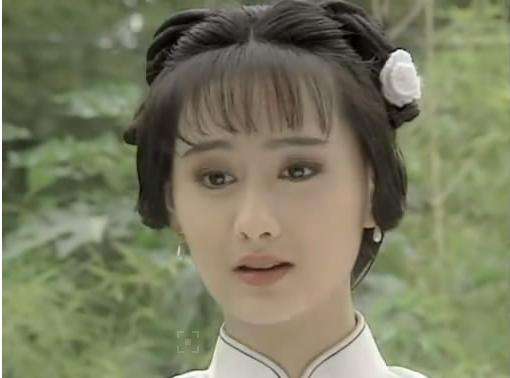 《梅花三弄之梅花烙》里的白吟霜,《梅花三弄之水云间》里的杜芊芊,这