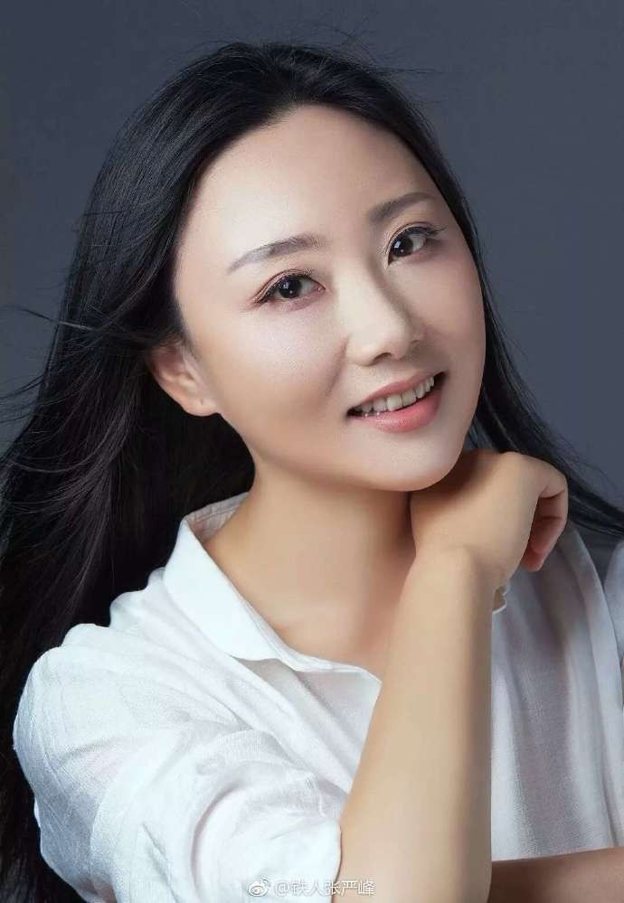 陕西美女歌手鸿雁写真照曝光 皮肤白皙十分抢镜