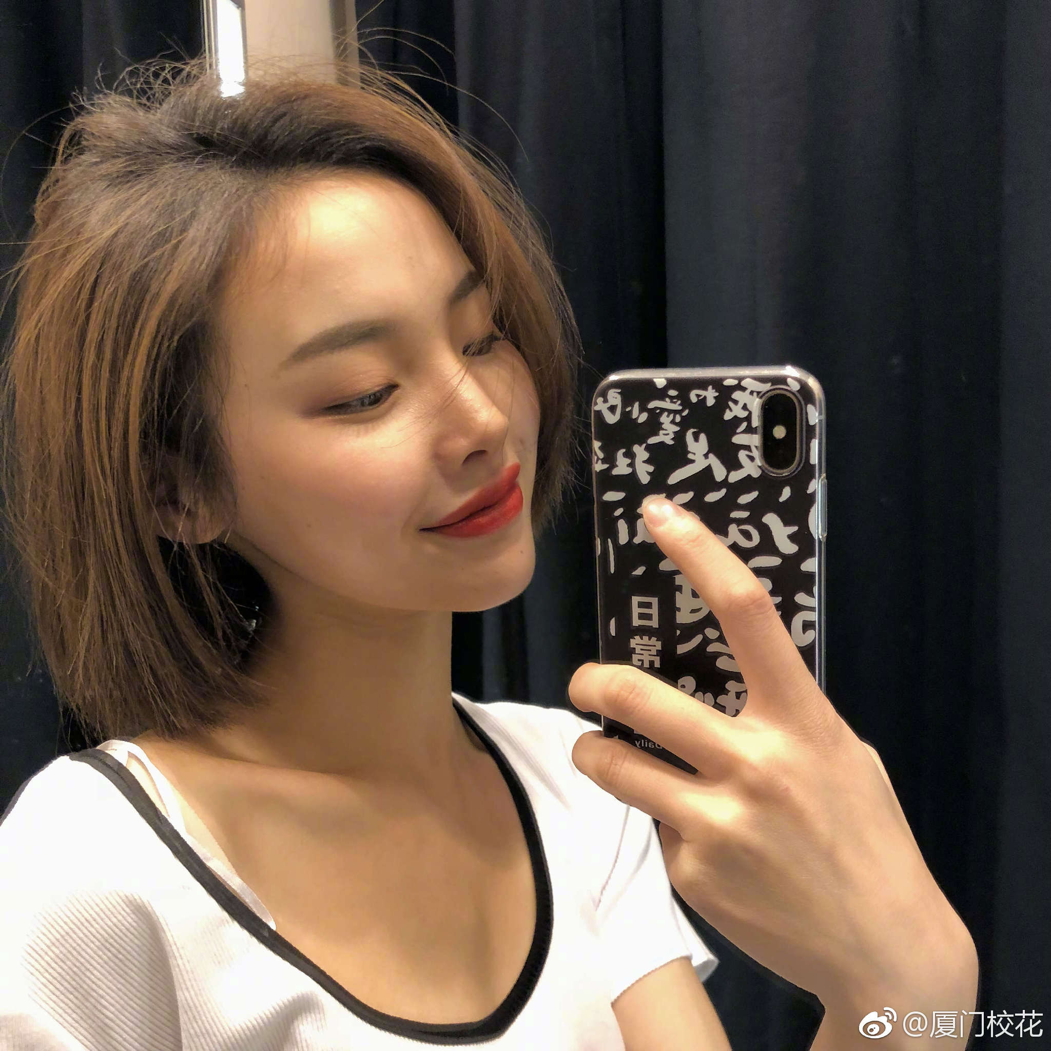 她叫春娇,97年,就读于淮南师范学院,身高163cm,爱好唱歌