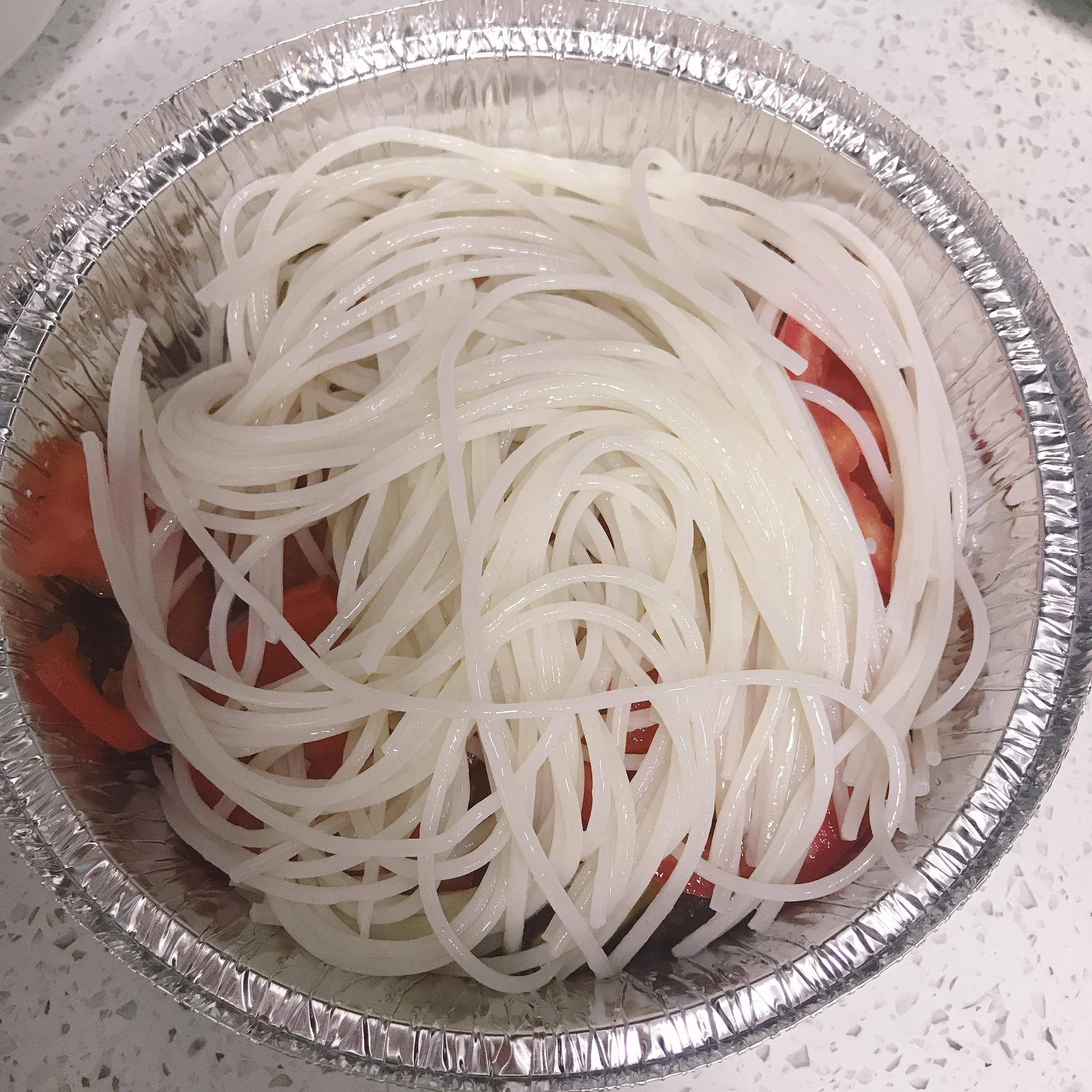 吃货的小秘密,来一碗锡纸海鲜粉!