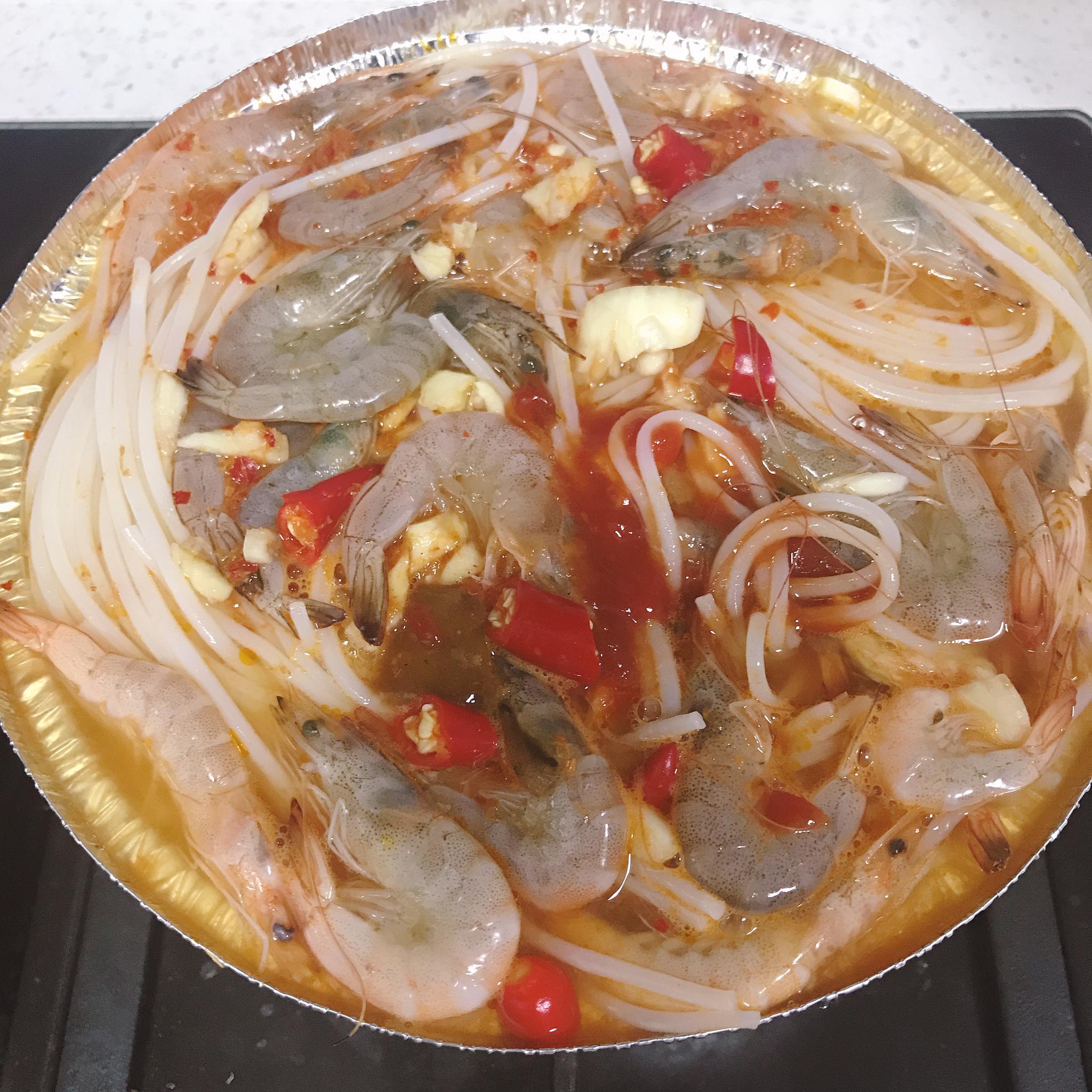 吃货的小秘密,来一碗锡纸海鲜粉!