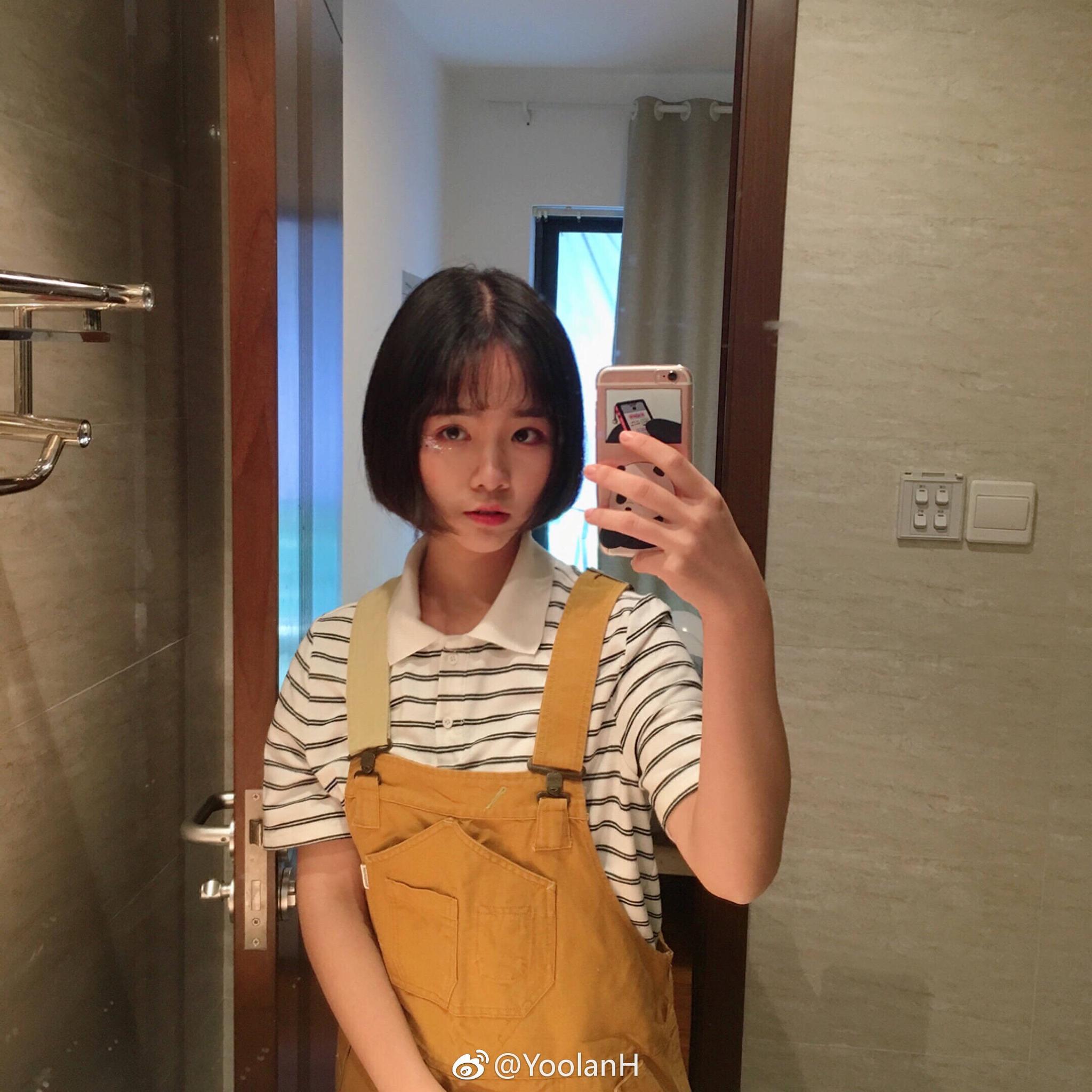 蓝汐16岁高中生穿球鞋的女孩子喜欢摄影