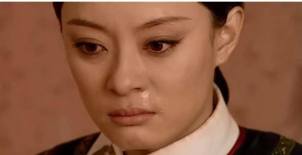 吴谨言演别的戏份还好,一到哭戏就不行,皇后死的时候