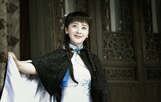 她是童年女神却因师生恋事业下滑今和小奶狗婚姻幸福