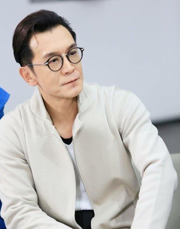 鹿晗这发型感觉要起飞,杨洋最帅,千万别学谢霆