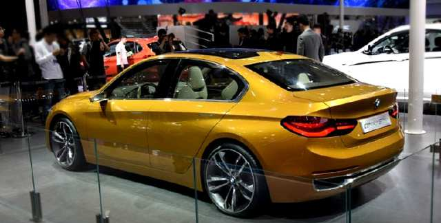 宝马compact sedan前脸继续继承双肾造型中网,但是大灯相比两1系厢版