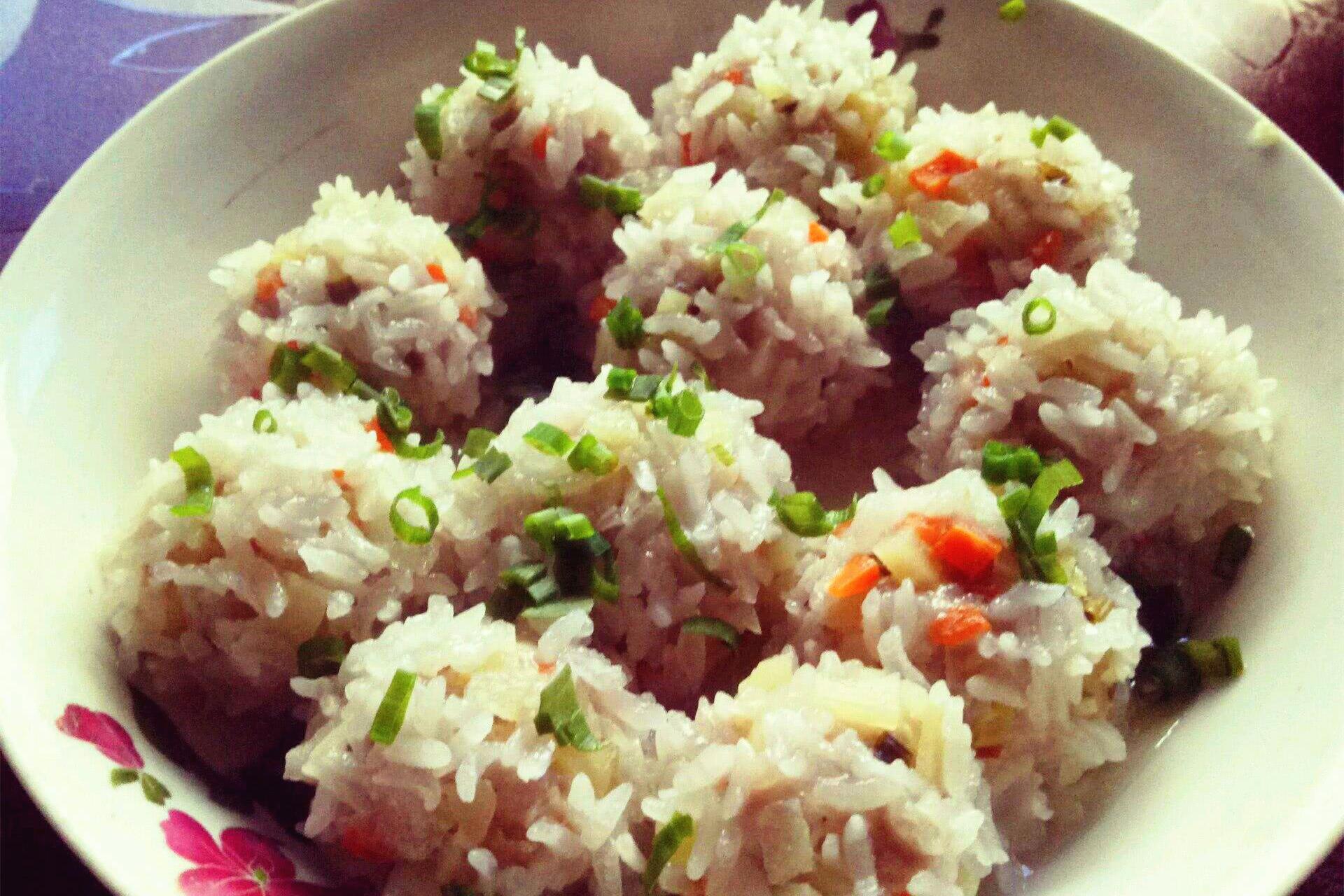 糯米做的雪花丸子,喷香软糯,萌妹子就是要吃高萌系的食物!