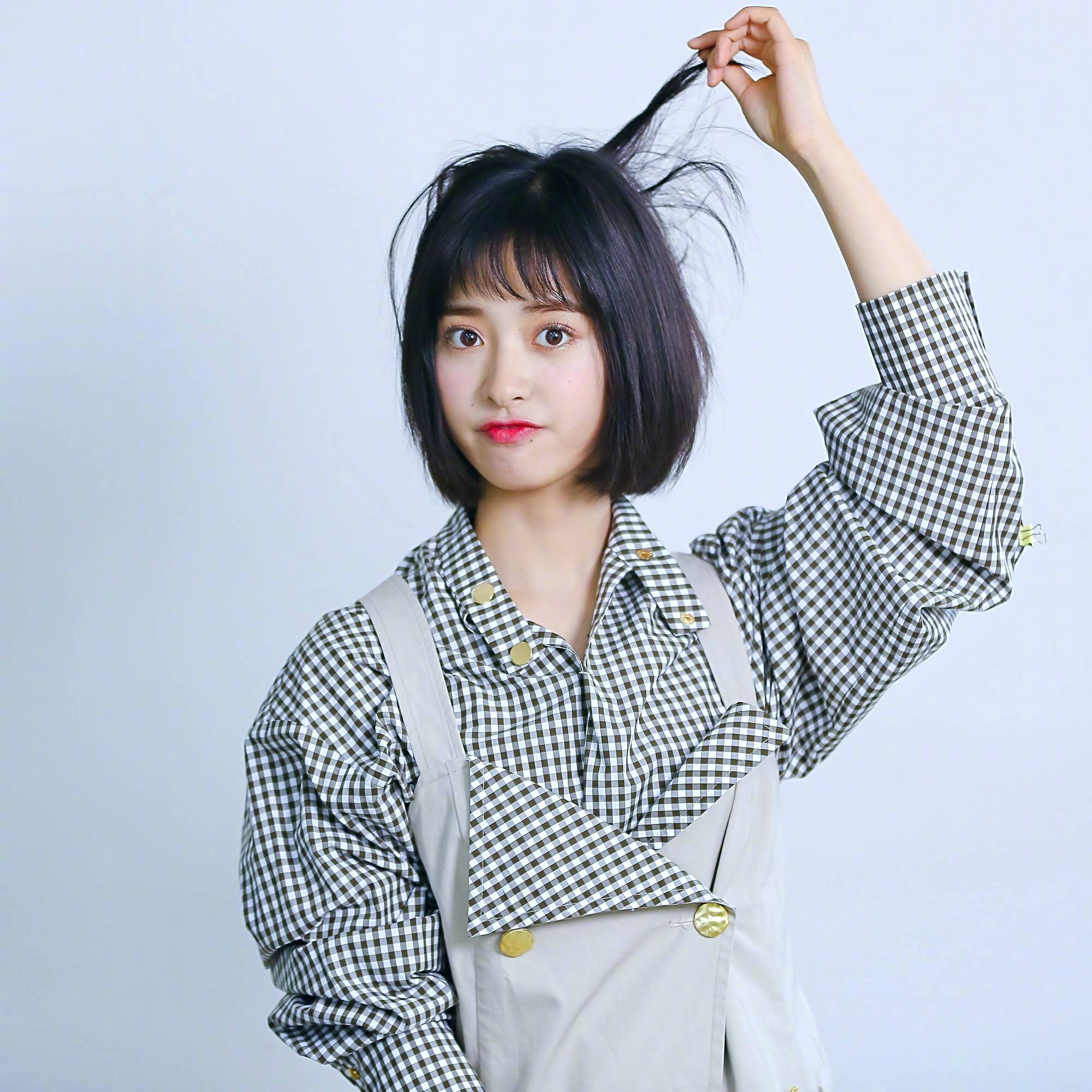 最近热度居高不下的新晋小花沈月,据说是大众很吃的颜值