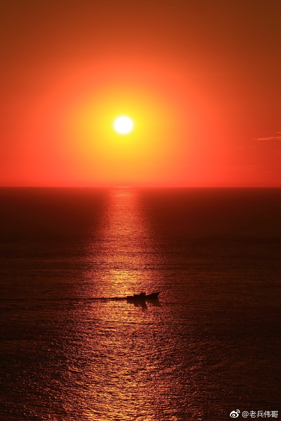 可以不去看浪花把晨曦和余晖的光芒一层一层铺陈在海面……这里是大连