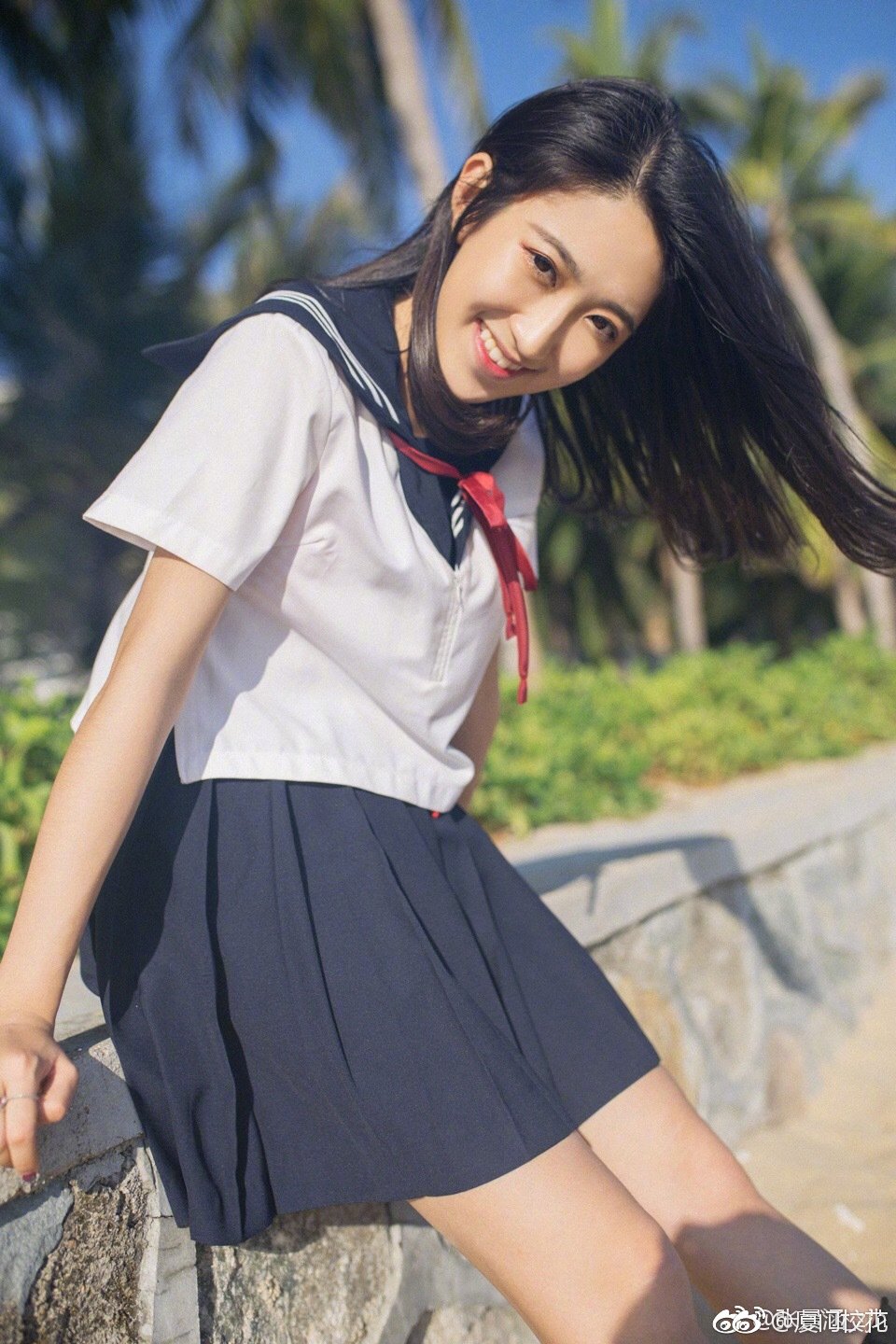 她叫张景涵99年就读于浙江传媒学院身高167cm爱好摄影