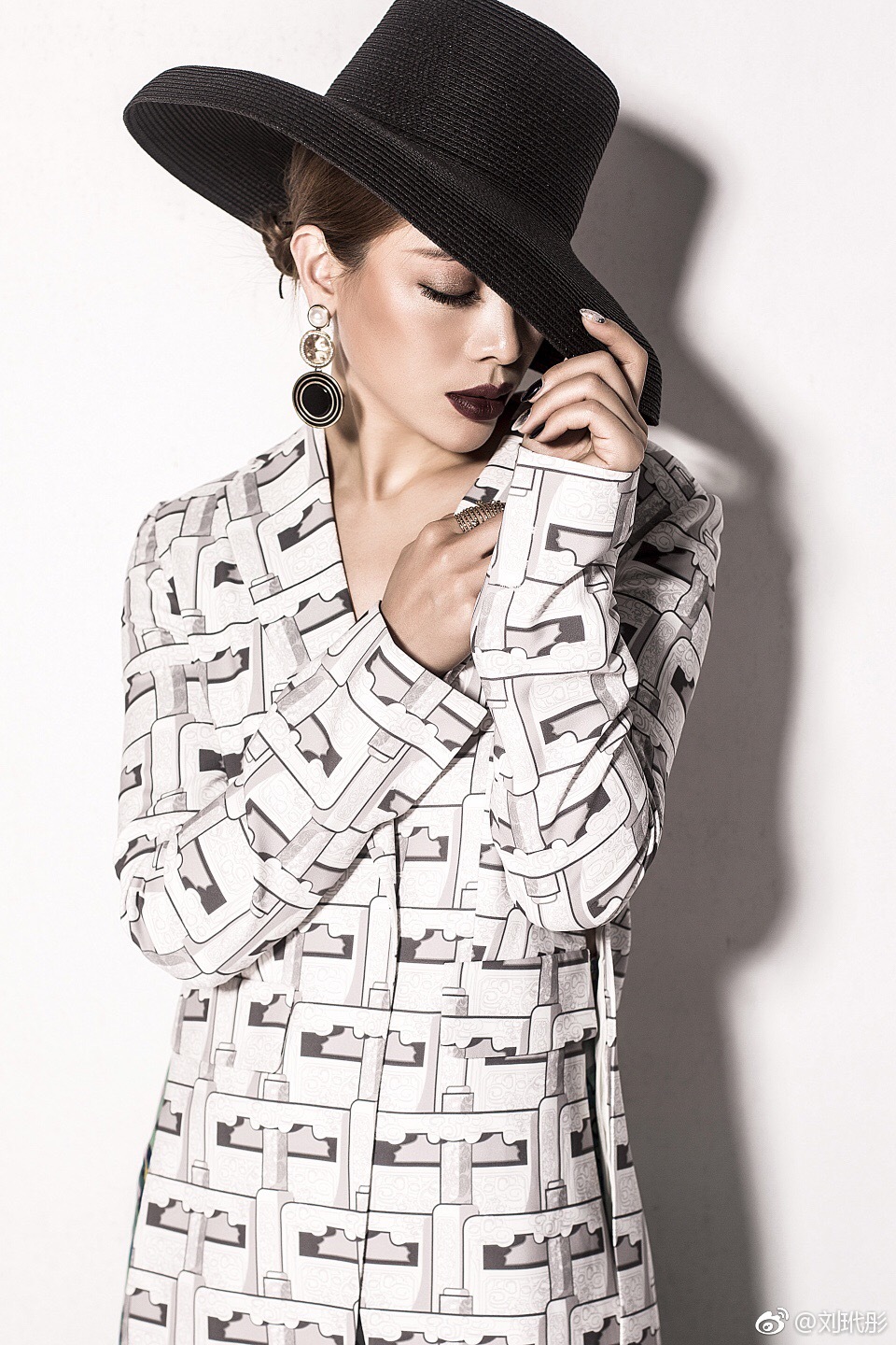 每一次拍摄就是一次人生历练拍摄过程中各种妖娆的动作并非像你