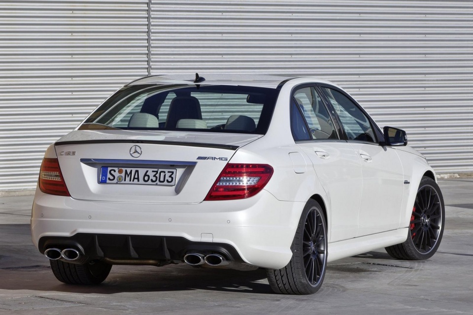 汽车看点 自媒体 正文作为末代自吸amgc63的(w204)搭载了一颗代号为