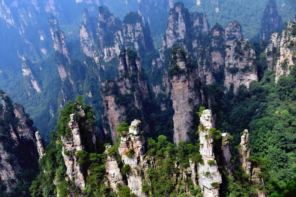 张家界奇山秀水特别值得一看但购物太多自费项目不透明影响心情