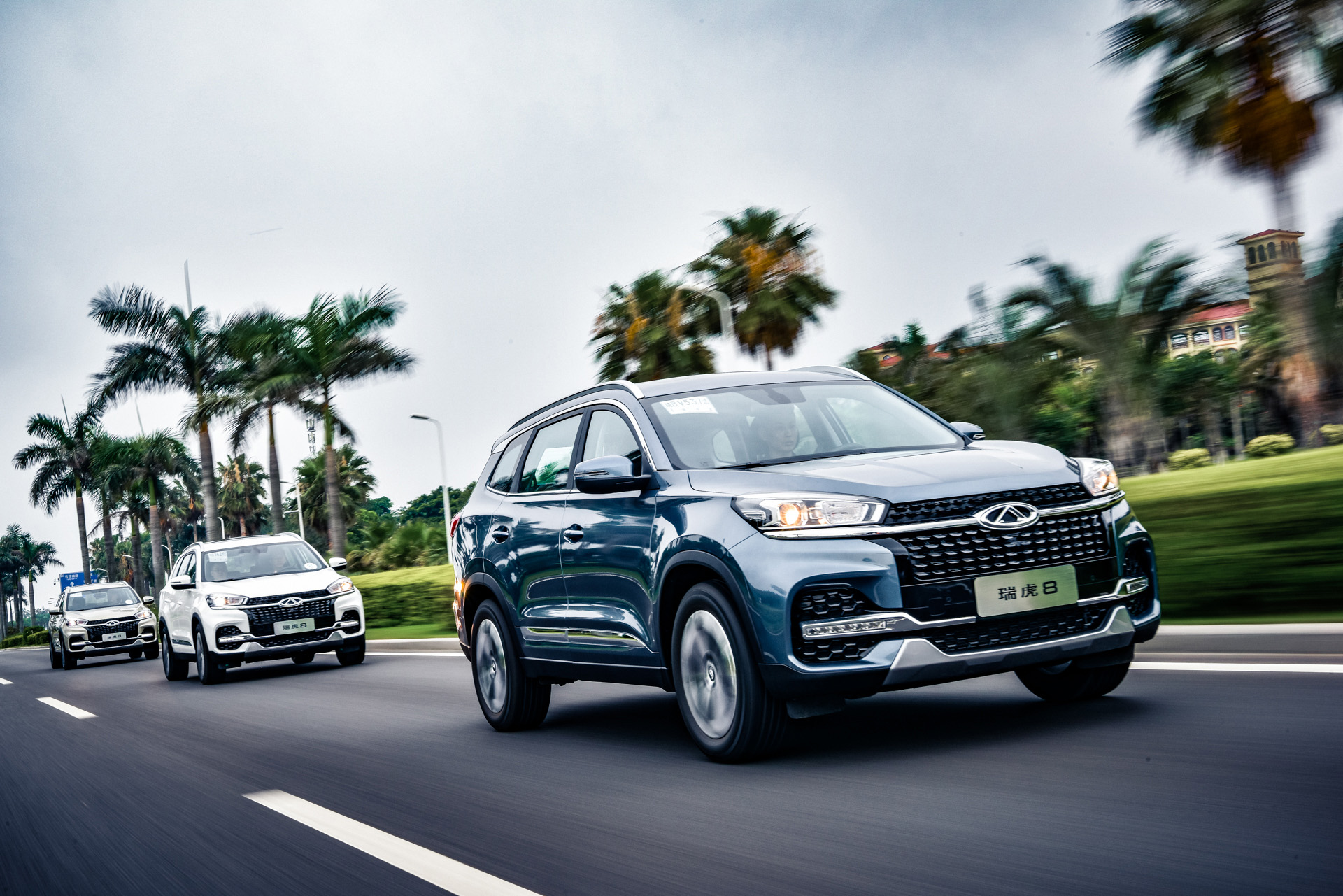 越级压倒性优势 中型尺寸对标紧凑级 试驾奇瑞全新瑞虎8