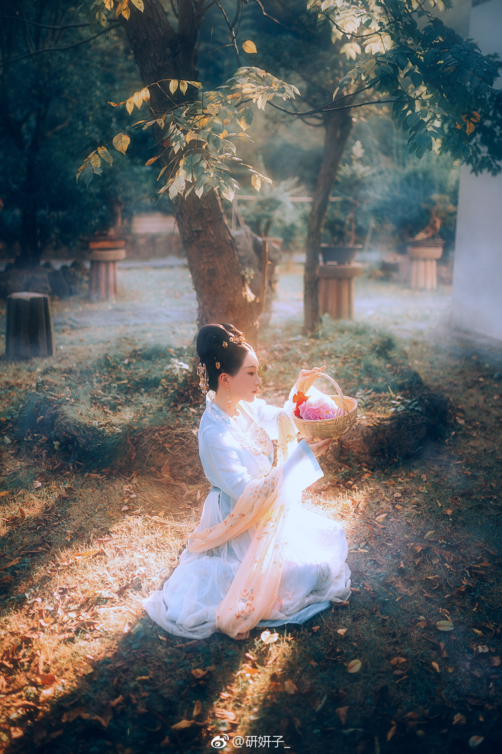 听罢笛声绕云烟看却花谢离恨天 再相见方知浮生未歇超级好的仙女客人