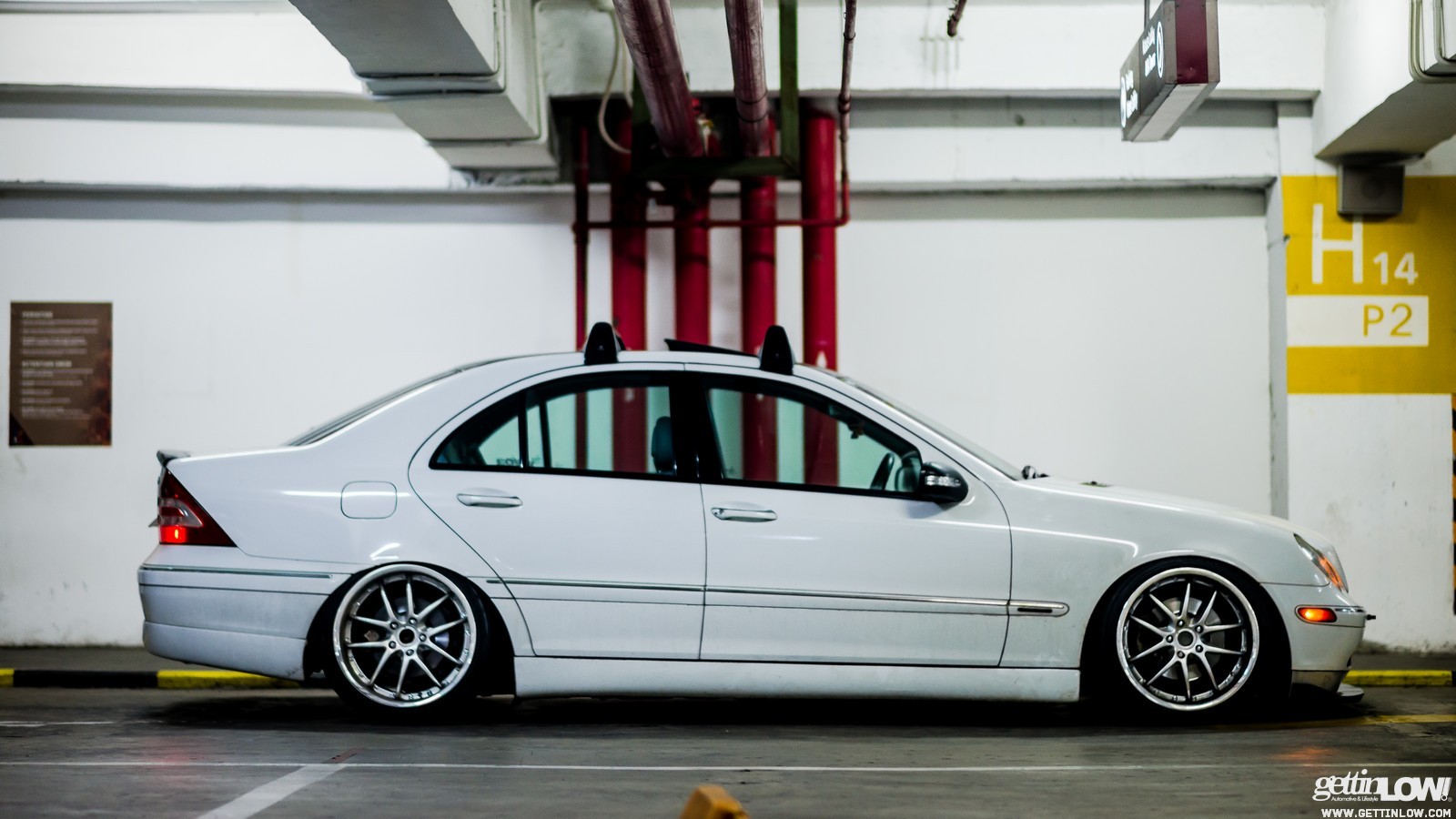 今天它18岁老款奔驰w203c240改装案例