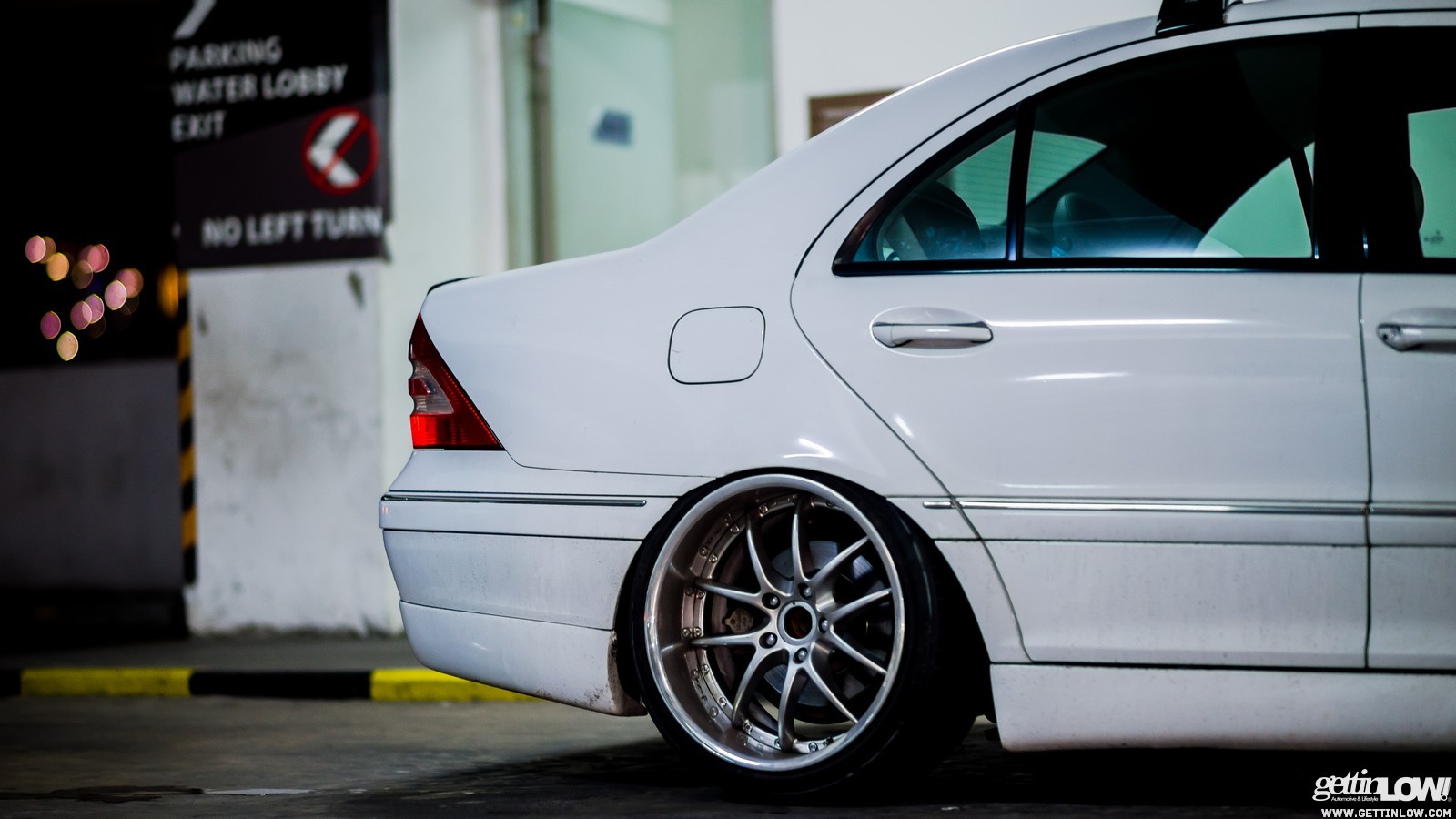 今天它18岁老款奔驰w203c240改装案例