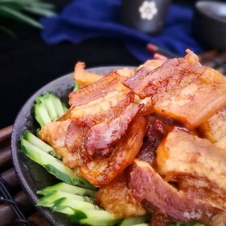 家常下饭菜椒盐五花肉做法简单肥而不腻