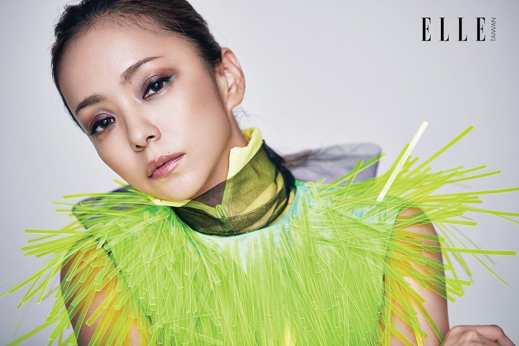 安室奈美惠时尚谢幕, 荧光黄亮片装拼前卫