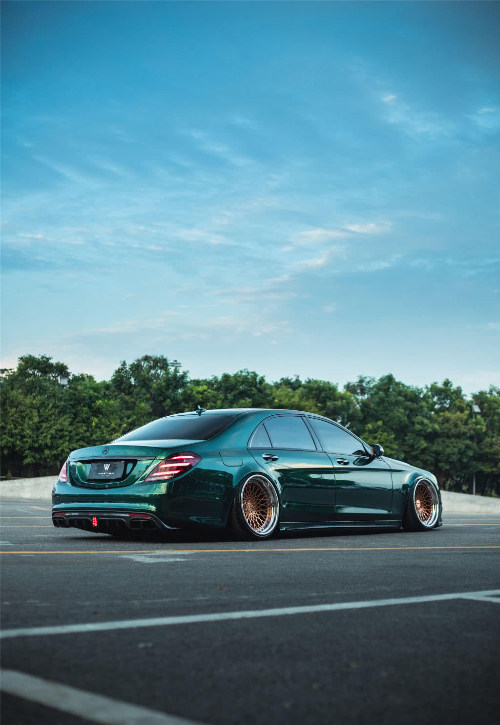 绿色涂装 气压式避震器,这辆改装后的奔驰s惊艳无比!