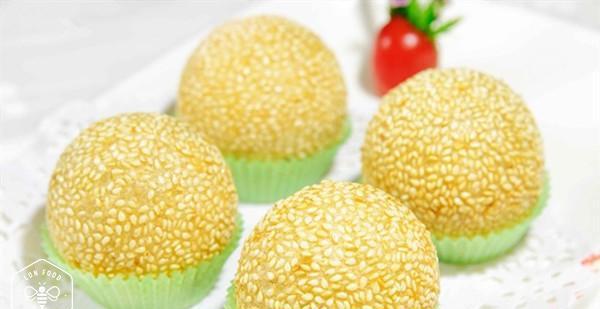 去杭州旅游,有哪些不可错过的美食?最喜欢麻球王,酥脆软糯并存