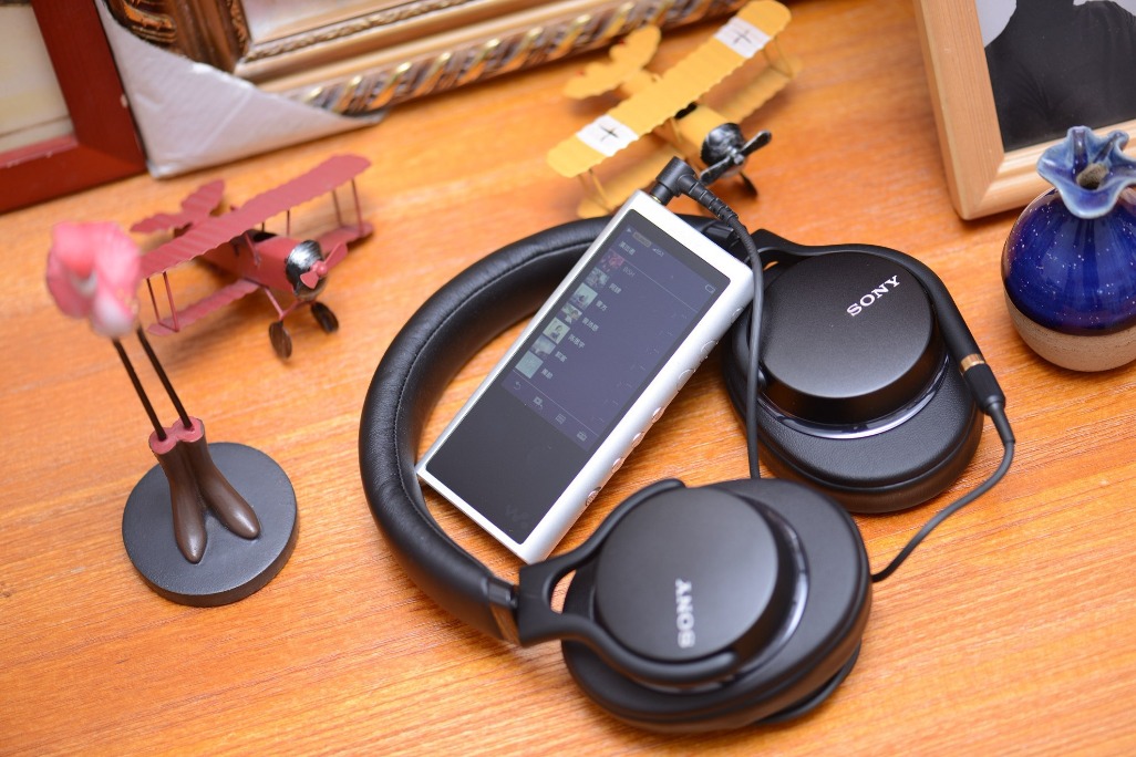 索尼nw-zx300a小黑砖,天籁纯音一手掌握