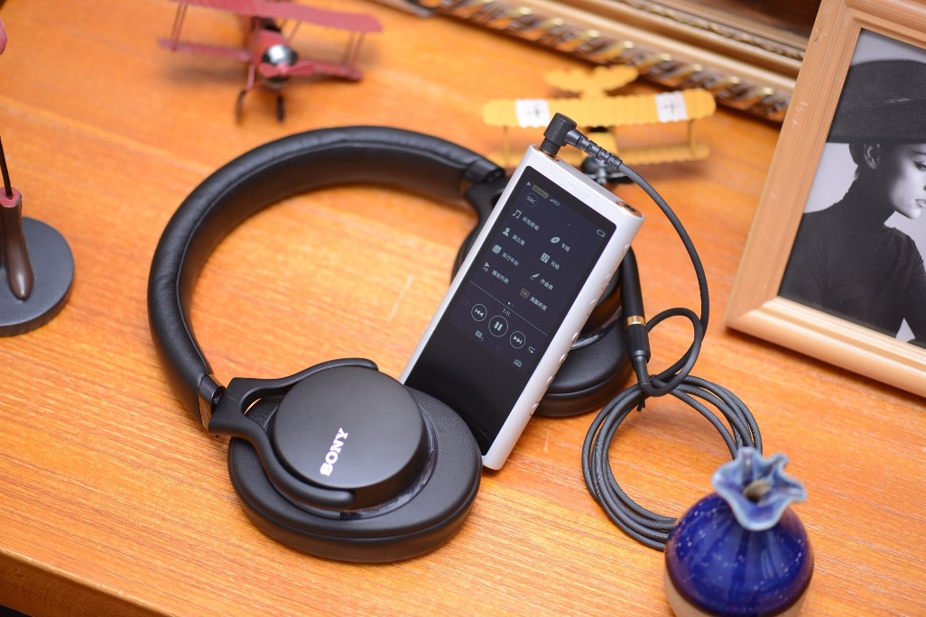 索尼nw-zx300a小黑砖,天籁纯音一手掌握