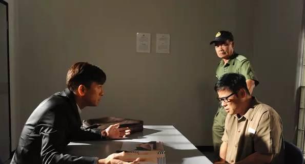 打开新浪新闻巧合的是,女主播汪海澄,正是当年卢建强杀人案唯一的幸存