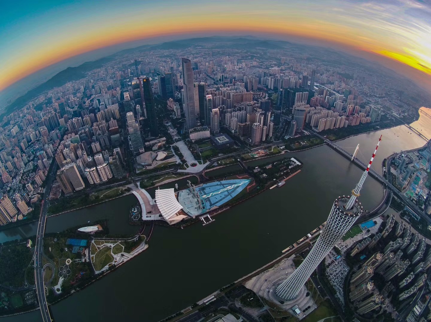 广州cbd,即广州天河中央商务区(天河cbd),是中国三大国家级中央商务区