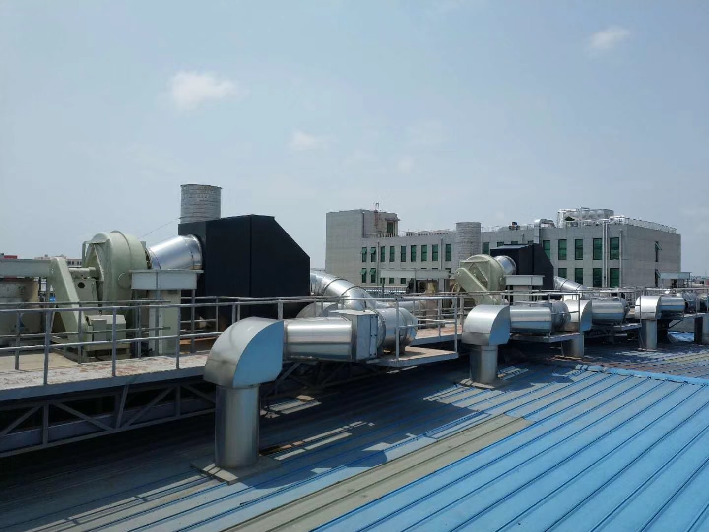 餐饮业为何要安装油烟净化器而不是抽油烟机