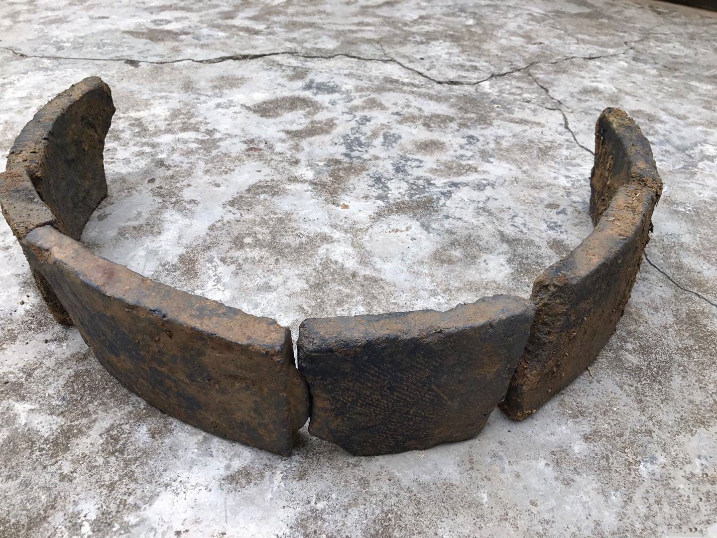 安徽一施工工地挖出绳纹券井青砖或东汉晚期至魏晋产物