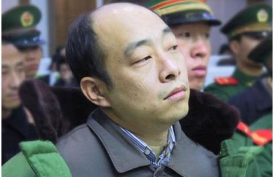 18岁的他用斧头砍人,盘踞太原黑道10多年,终走上毁灭之路|王强|毁灭