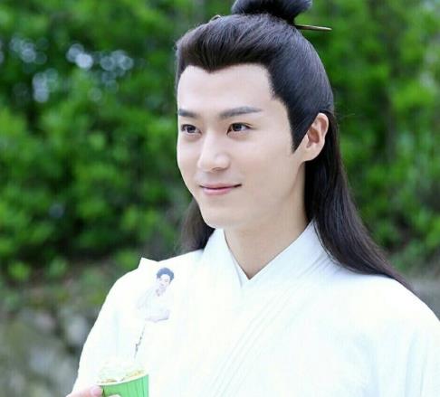 《天乩》里茅子俊版"法海",傲娇可爱,还有一点小纯情