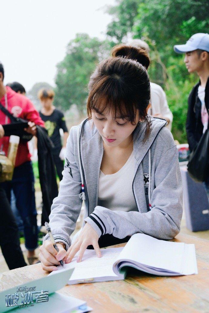 真爱的谎言之破冰者圆满收官潘之琳罗晋等演员幕后照别错过